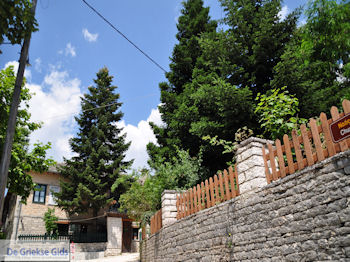 Monodendri nabij de Vikos kloof - Zagori Epirus - Foto van https://www.grieksegids.nl/fotos/griekse-gidsnl/350pixels/zagoria-epirus-022.jpg