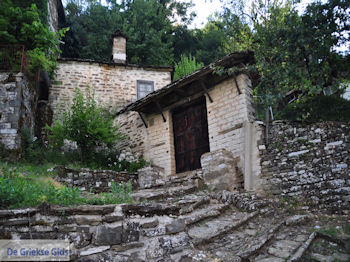 Typisch Dilofo - Zagori Epirus - Foto van https://www.grieksegids.nl/fotos/griekse-gidsnl/350pixels/zagoria-epirus-079.jpg