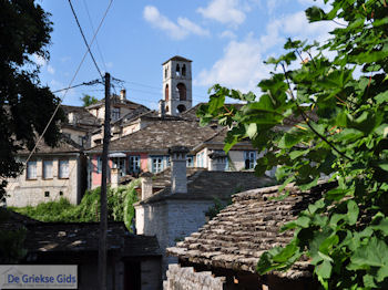 Het dorpje Dilofo - Zagori Epirus - Foto van https://www.grieksegids.nl/fotos/griekse-gidsnl/350pixels/zagoria-epirus-082.jpg
