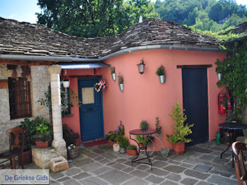 Archontiko (Heerenhuis) Dilofo foto 3 - Zagori Epirus - Foto van https://www.grieksegids.nl/fotos/griekse-gidsnl/350pixels/zagoria-epirus-087.jpg