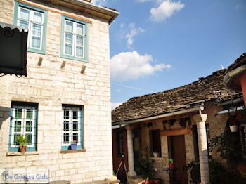 Archontiko (Heerenhuis) Dilofo foto 5 - Zagori Epirus - Foto van https://www.grieksegids.nl/fotos/griekse-gidsnl/350pixels/zagoria-epirus-089.jpg
