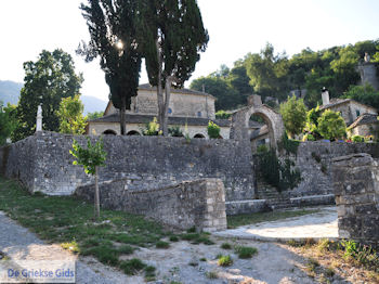 Agios Dimitrios kerk Ano Pedina - Zagori Epirus - Foto van https://www.grieksegids.nl/fotos/griekse-gidsnl/350pixels/zagoria-epirus-137.jpg