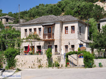 Het mooie traditionele dorp Ano Pedina foto2 - Zagori Epirus - Foto van https://www.grieksegids.nl/fotos/griekse-gidsnl/350pixels/zagoria-epirus-171.jpg