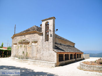 Kerk in Vikos - Zagori Epirus - Foto van https://www.grieksegids.nl/fotos/griekse-gidsnl/350pixels/zagoria-epirus-177.jpg
