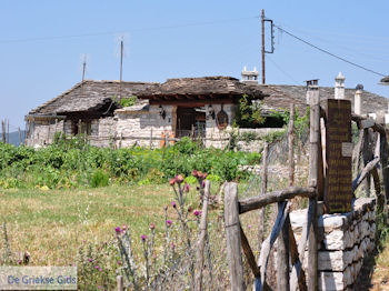 Mooi huis in Vikos dorp - Zagori Epirus - Foto van https://www.grieksegids.nl/fotos/griekse-gidsnl/350pixels/zagoria-epirus-191.jpg