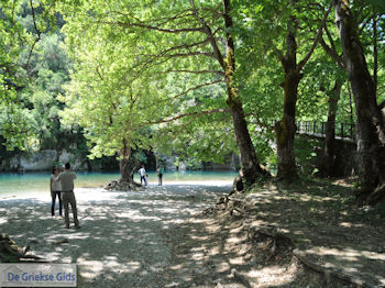 Voidomatis rivier bij Aristi foto 1 - Zagori Epirus - Foto van https://www.grieksegids.nl/fotos/griekse-gidsnl/350pixels/zagoria-epirus-204.jpg