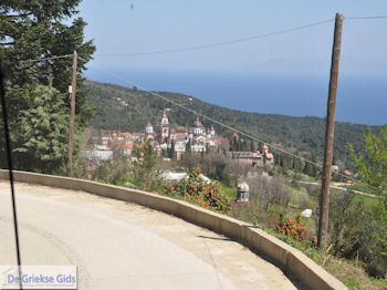 Met de bus van Dafni naar Karyes foto 2 | Athos gebied Chalkidiki | Griekenland - Foto van https://www.grieksegids.nl/fotos/griekse-gidsnl/chalkidiki350/athos-gebied-chalkidiki-205.jpg