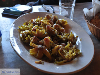 Mylopotamos keuken | Salade van spinazie wortels | Athos gebied Chalkidiki | Griekenland - Foto van https://www.grieksegids.nl/fotos/griekse-gidsnl/chalkidiki350/athos-gebied-chalkidiki-226.jpg