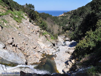 Watervallen Mylopotamos | De Heilige Berg Athos foto 2 | Athos gebied Chalkidiki | Griekenland - Foto van https://www.grieksegids.nl/fotos/griekse-gidsnl/chalkidiki350/athos-gebied-chalkidiki-237.jpg