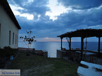 Ochtendschemering Mylopotamos Athos | Athos gebied Chalkidiki | Griekenland - Foto van https://www.grieksegids.nl/fotos/griekse-gidsnl/chalkidiki350/athos-gebied-chalkidiki-286.jpg
