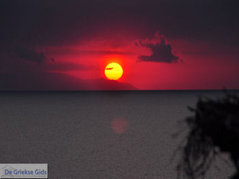 Samothraki gezien vanaf de Heilige Berg Athos | Athos gebied Chalkidiki | Griekenland - Foto van https://www.grieksegids.nl/fotos/griekse-gidsnl/chalkidiki350/athos-gebied-chalkidiki-289.jpg