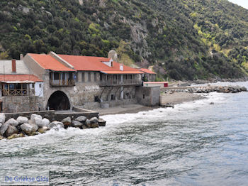 Haven Dafni - De Heilige Berg Athos 006 | Athos gebied Chalkidiki | Griekenland - Foto van https://www.grieksegids.nl/fotos/griekse-gidsnl/chalkidiki350/athos-gebied-chalkidiki-315.jpg