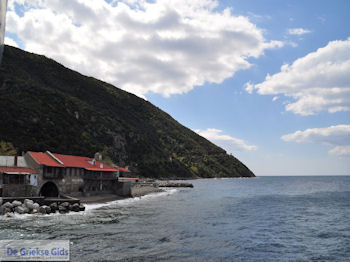 Haven Dafni - De Heilige Berg Athos 007 | Athos gebied Chalkidiki | Griekenland - Foto van https://www.grieksegids.nl/fotos/griekse-gidsnl/chalkidiki350/athos-gebied-chalkidiki-316.jpg