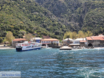 Haven Dafni - De Heilige Berg Athos 012 | Athos gebied Chalkidiki | Griekenland - Foto van https://www.grieksegids.nl/fotos/griekse-gidsnl/chalkidiki350/athos-gebied-chalkidiki-321.jpg