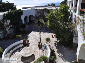 Binnenplaats Eagles Palace Ouranoupolis | Athos gebied Chalkidiki | Griekenland - Foto van https://www.grieksegids.nl/fotos/griekse-gidsnl/chalkidiki350/athos-gebied-chalkidiki-377.jpg