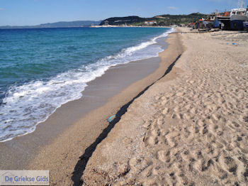 Zandstrand Ierissos foto 3 | Athos gebied Chalkidiki | Griekenland - Foto van https://www.grieksegids.nl/fotos/griekse-gidsnl/chalkidiki350/athos-gebied-chalkidiki-385.jpg