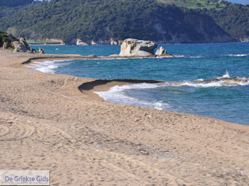 Zandstrand Ierissos foto 7 | Athos gebied Chalkidiki | Griekenland - Foto van https://www.grieksegids.nl/fotos/griekse-gidsnl/chalkidiki350/athos-gebied-chalkidiki-389.jpg