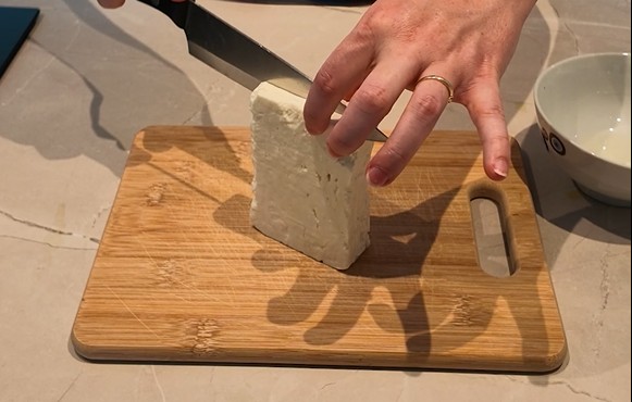 Feta halveren