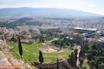 GriechenlandWeb Het oude theater van Dionysos - Rechts ziet u het Akropolis museum - Foto GriechenlandWeb.de