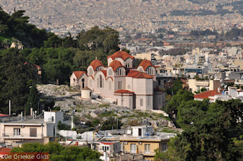 De Agia Marina kerk bij Pnyx - Foto van https://www.grieksegids.nl/fotos/grieksegidsinfo-fotomap/athene/350pix/athene-griekenland-105-mid.jpg