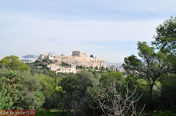 Akropolis gezien vanaf Philopapou - Foto van https://www.grieksegids.nl/fotos/grieksegidsinfo-fotomap/athene/350pix/athene-griekenland-112-mid.jpg