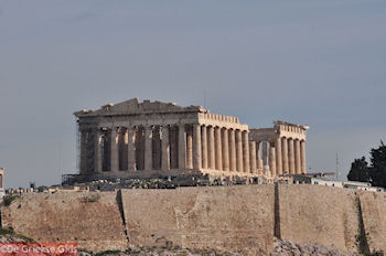 Het Parthenon gezien vanaf Philopapou - Foto van https://www.grieksegids.nl/fotos/grieksegidsinfo-fotomap/athene/350pix/athene-griekenland-113-mid.jpg
