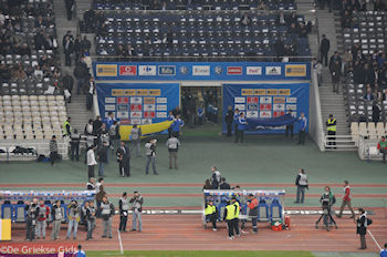 Griekenland-Oekraine, de wedstrijd kan beginnen - Foto van https://www.grieksegids.nl/fotos/grieksegidsinfo-fotomap/athene/350pix/athene-griekenland-13-mid.jpg