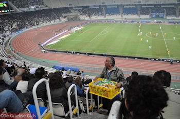 Griekenland-Oekraine, handel op de tribune - Foto van https://www.grieksegids.nl/fotos/grieksegidsinfo-fotomap/athene/350pix/athene-griekenland-16-mid.jpg