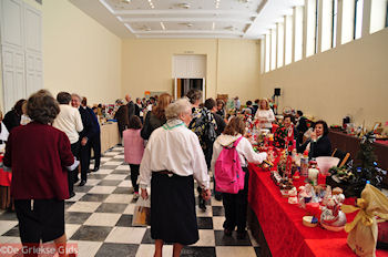 Markt in Zappeion Megaron Athene - Foto van https://www.grieksegids.nl/fotos/grieksegidsinfo-fotomap/athene/350pix/athene-griekenland-162-mid.jpg