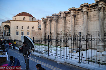 De Romeinse bibliotheek aan de Areos straat in Monastiraki - Athene - Foto van https://www.grieksegids.nl/fotos/grieksegidsinfo-fotomap/athene/350pix/athene-griekenland-233-mid.jpg