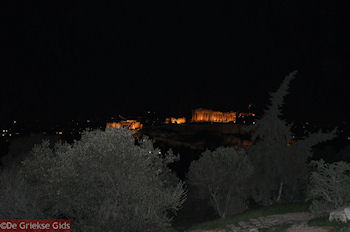 Nachtfoto Akropolis vanaf de Philopapou heuvel - Athene - Foto van https://www.grieksegids.nl/fotos/grieksegidsinfo-fotomap/athene/350pix/athene-griekenland-243-mid.jpg
