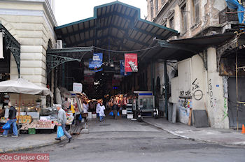 De vleeshal - Centrale markt Athene - Foto van https://www.grieksegids.nl/fotos/grieksegidsinfo-fotomap/athene/350pix/athene-griekenland-259-mid.jpg