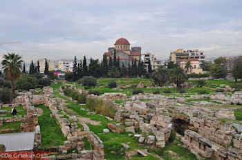 Keramikos nabij het Theseion Athene - Foto van https://www.grieksegids.nl/fotos/grieksegidsinfo-fotomap/athene/350pix/athene-griekenland-267-mid.jpg