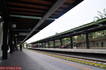 De metrostation van het Theseion - Athene - Foto van https://www.grieksegids.nl/fotos/grieksegidsinfo-fotomap/athene/350pix/athene-griekenland-273-mid.jpg