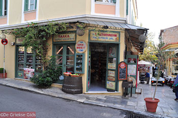 Minimarket in Plaka - Athene - Foto van https://www.grieksegids.nl/fotos/grieksegidsinfo-fotomap/athene/350pix/athene-griekenland-289-mid.jpg