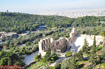 Panoramafoto: het zuidoosten van de Akropolis - Foto van https://www.grieksegids.nl/fotos/grieksegidsinfo-fotomap/athene/350pix/athene-griekenland-50-mid.jpg