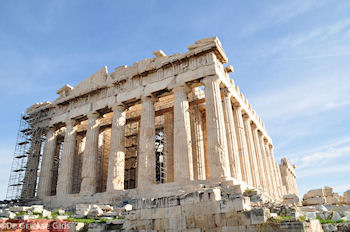 Het Parthenon gezien vanuit het zuidwesten - Foto van https://www.grieksegids.nl/fotos/grieksegidsinfo-fotomap/athene/350pix/athene-griekenland-87-mid.jpg