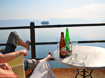 Een Amstel en een Heineken op terras in Aedipsos (Edipsos) - Foto van https://www.grieksegids.nl/fotos/grieksegidsinfo-fotos/albums/userpics/10001/normal_amstel-heineken-aedipsos-evia.jpg