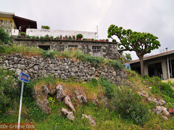 Het dorpje Axos - Foto van https://www.grieksegids.nl/fotos/grieksegidsinfo-fotos/albums/userpics/10001/normal_axos-kreta-5.jpg