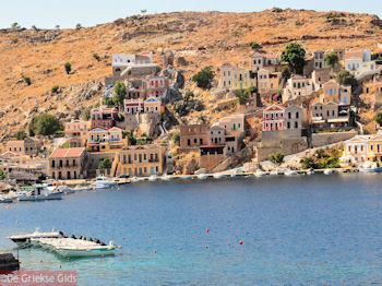 Wonderful colors Symi - Eiland Symi - Foto van https://www.grieksegids.nl/fotos/grieksegidsinfo-fotos/albums/userpics/10001/normal_eiland-symi-55.jpg