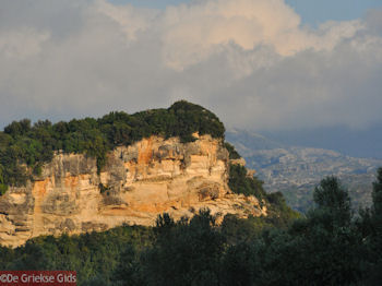 Natuur van Kreta bij Eleftherna - Foto van https://www.grieksegids.nl/fotos/grieksegidsinfo-fotos/albums/userpics/10001/normal_eleftherna-rethymnon-7.jpg