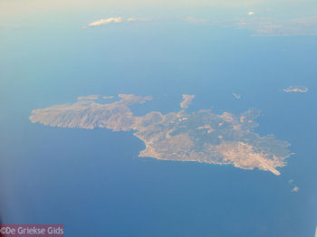 Skyros uit de lucht - Luchtfoto uit vliegtuig - Foto van https://www.grieksegids.nl/fotos/grieksegidsinfo-fotos/albums/userpics/10001/normal_faliraki-rhodos-04.jpg