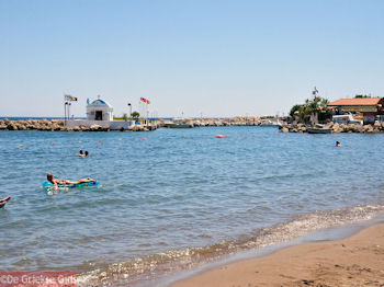 De baai van Faliraki (Rhodos) - Foto van https://www.grieksegids.nl/fotos/grieksegidsinfo-fotos/albums/userpics/10001/normal_faliraki-rhodos-23.jpg