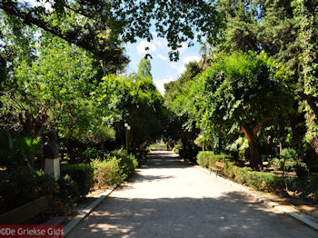 Het gemeentelijke park van Rethymnon - Foto van https://www.grieksegids.nl/fotos/grieksegidsinfo-fotos/albums/userpics/10001/normal_gemeentelijk-park-rethymnon.jpg