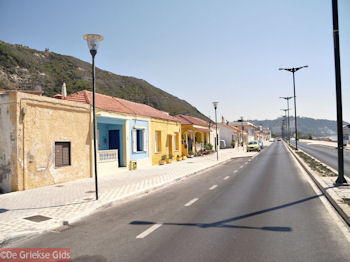 Het plaatsje Kritika bij Ixia op Rhodos - Foto van https://www.grieksegids.nl/fotos/grieksegidsinfo-fotos/albums/userpics/10001/normal_ixia-rhodos-04.jpg