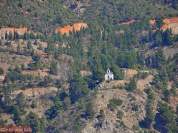 Agios Nikolaos kerk in Limni Evia - Foto van https://www.grieksegids.nl/fotos/grieksegidsinfo-fotos/albums/userpics/10001/normal_kerkje-agios-nikolaos-limni-noord-evia.jpg