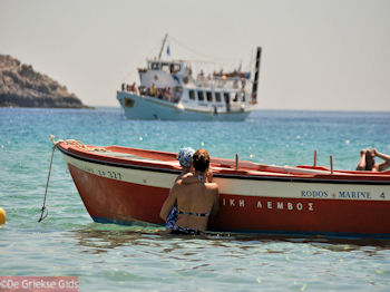 Oops! - Lindos - Foto van https://www.grieksegids.nl/fotos/grieksegidsinfo-fotos/albums/userpics/10001/normal_lindos-rhodos-26.jpg