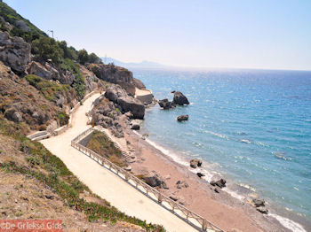 We naderen Rhodos stad - Foto van https://www.grieksegids.nl/fotos/grieksegidsinfo-fotos/albums/userpics/10001/normal_rhodos-stad-64.jpg