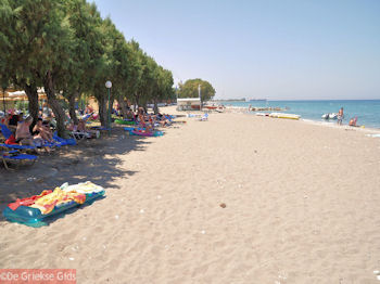 Het strand van Theologos - Eiland Rhodos - Foto van https://www.grieksegids.nl/fotos/grieksegidsinfo-fotos/albums/userpics/10001/normal_theologos-rhodos-05.jpg