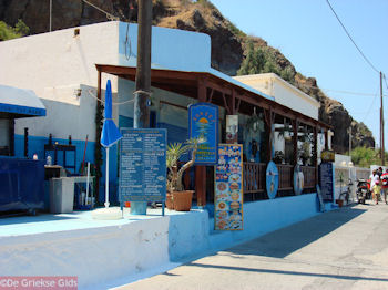 Souvenierwinkeltjes in Mandraki (Nisyros) - Foto van https://www.grieksegids.nl/fotos/grieksegidsinfo-fotos/albums/userpics/10001/normal_typisch-grieks-nisyros.jpg